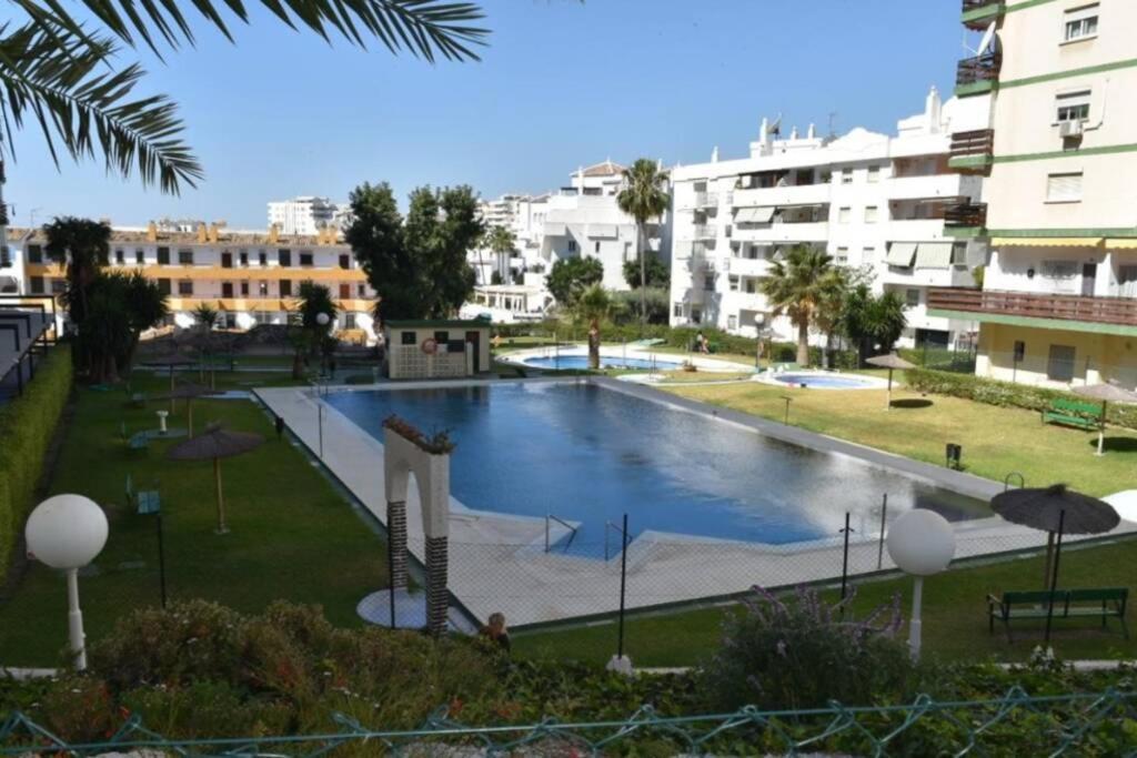 Modern Studio Near Beach. Sea, Pool And Wi-Fi Benalmádena Eksteriør billede