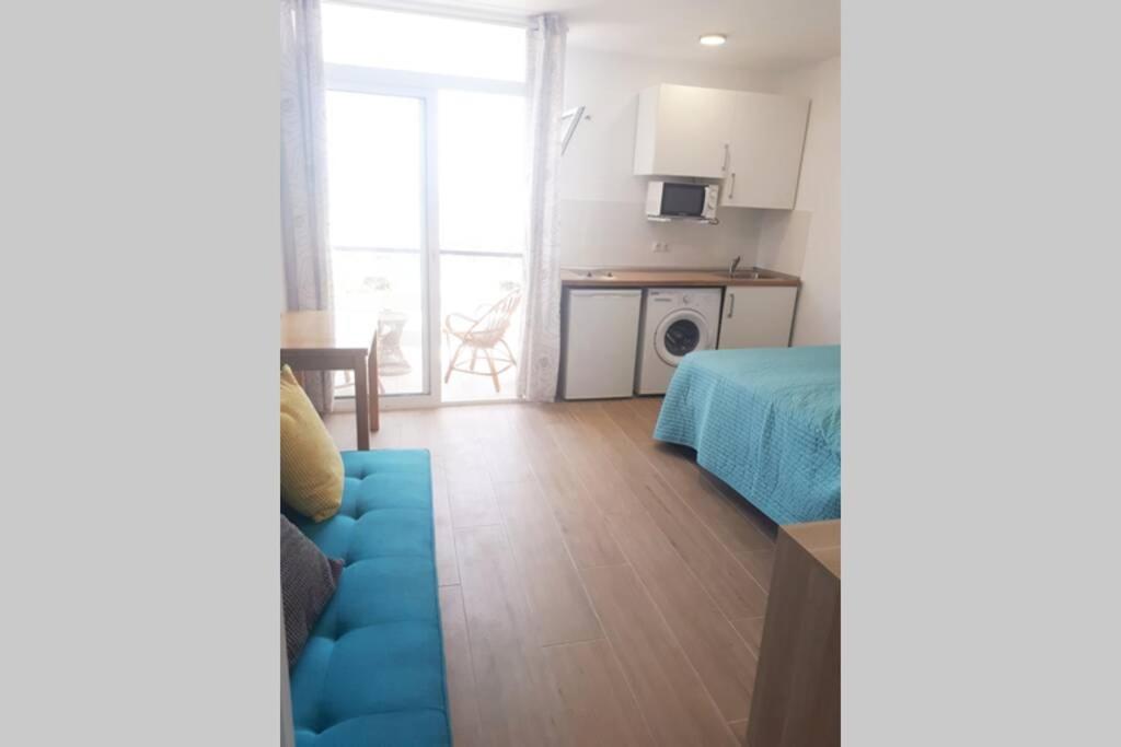 Modern Studio Near Beach. Sea, Pool And Wi-Fi Benalmádena Eksteriør billede